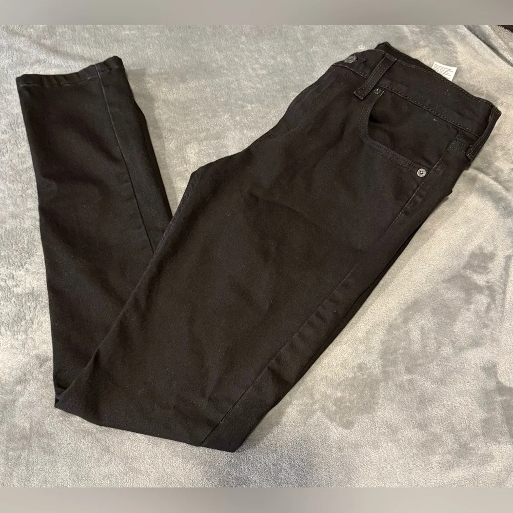 ~Levi's Men's Black Skinny Taper Jeans